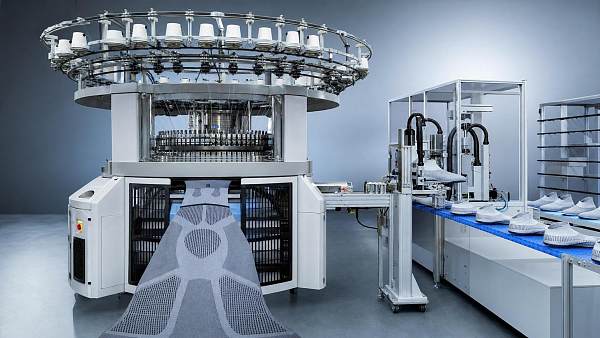 Advanced Knitting Technology Applications in Seamless Sportswear and Shoe Uppers