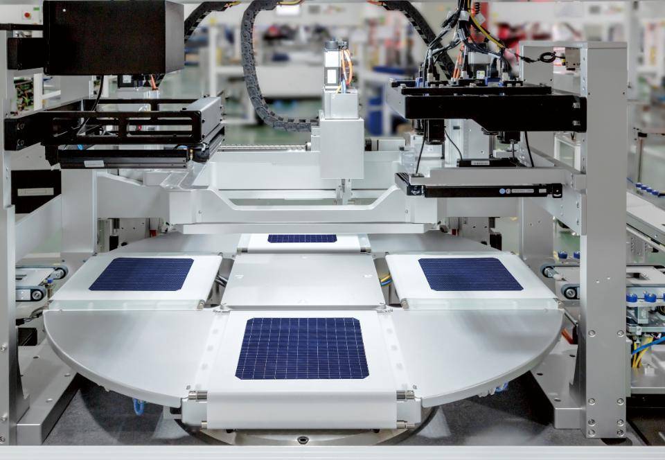 Linjärmotormodul för solcellstryckutrustning