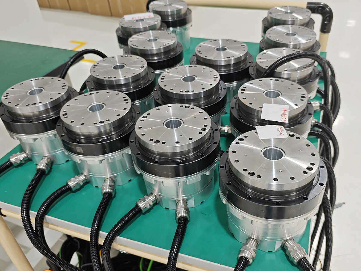 Das Zusammenspiel von Harmonic Drive und Servomotor beschleunigt die Miniaturisierung von Roboterarmen