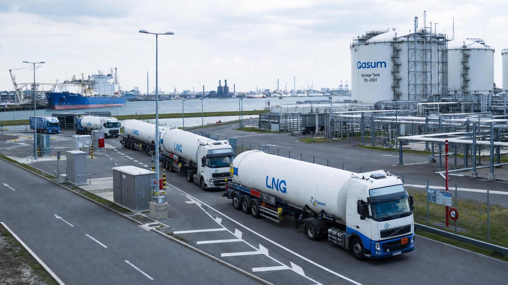 Rotterdam Tightens LNG Trailer Port Entry Data Rules