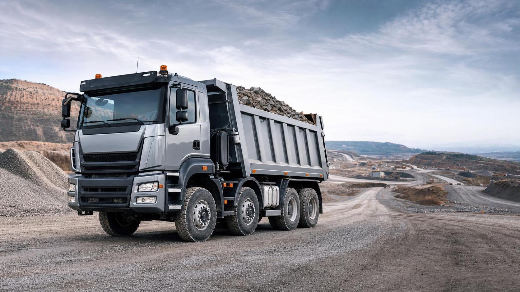 6x4 Heavy Dump Trucks Explained: Payload, Axle Setup, and Best Jobsite Uses