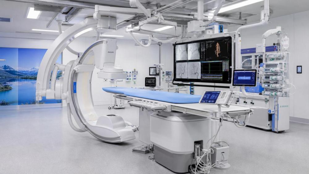When interventional radiology equipment lowers procedure risk