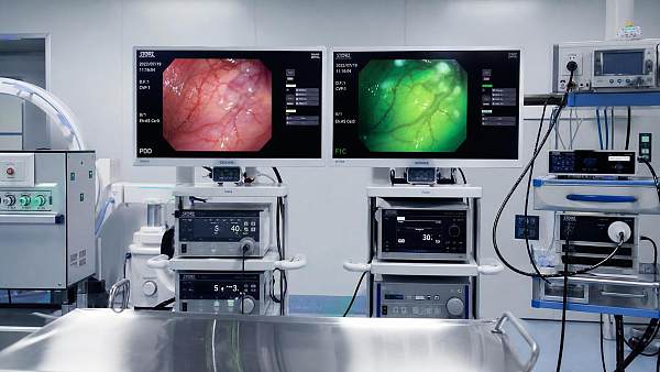 Fluorescence Endoscopic Imaging Technology vs White Light: When Does It Add Clinical Value?