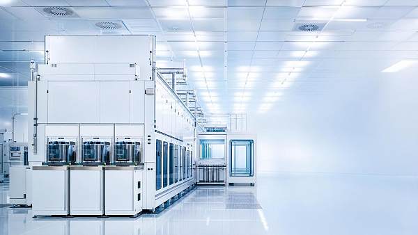 ISO 5 Semiconductor Cleanroom Solutions: Key Design Criteria for Process Stability
