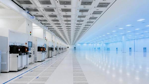 Ballroom Semiconductor Cleanroom Design: Airflow, Layout, and Contamination Control