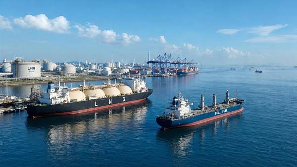 Hormuz Disruption Raises Delivery and LNG Bunkering Risks