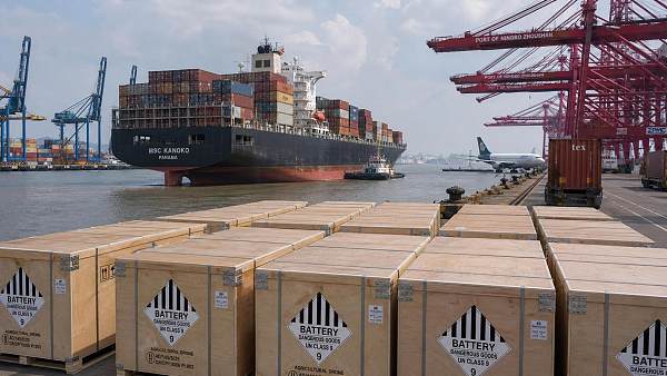Red Sea Disruption Pushes Shanghai-Rotterdam Rates Up 210%