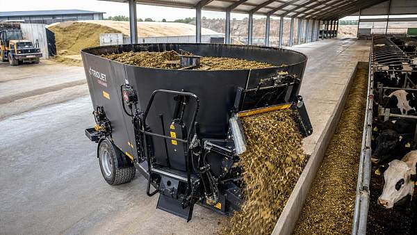 How to Choose a Cattle TMR Mixer for Consistent Feed and Lower Waste