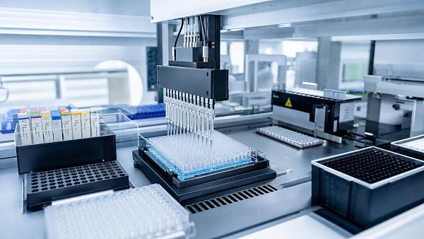Liquid Handling Workstations: Key Specs That Affect Assay Reproducibility