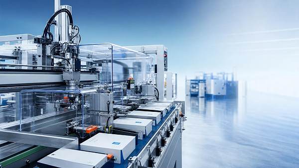 What risks come with high-speed gluing machines?