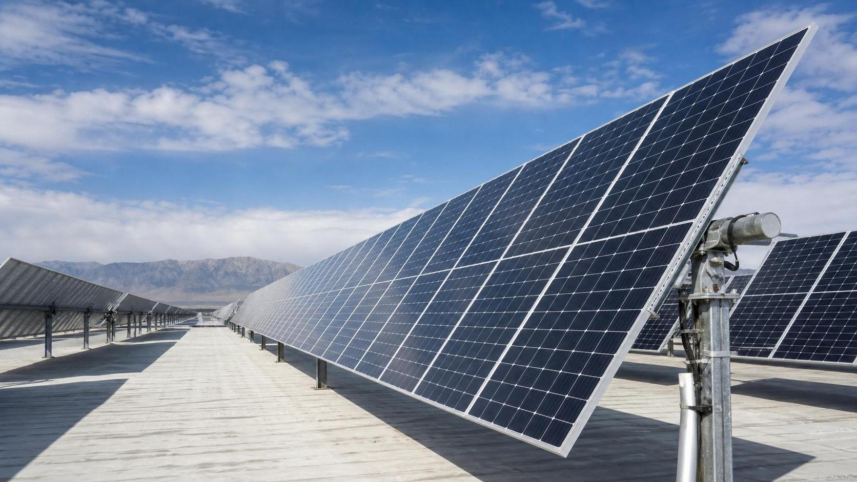 Solar Panel Efficiency Manufacturer Comparison: Which Metrics Predict Real Yield?