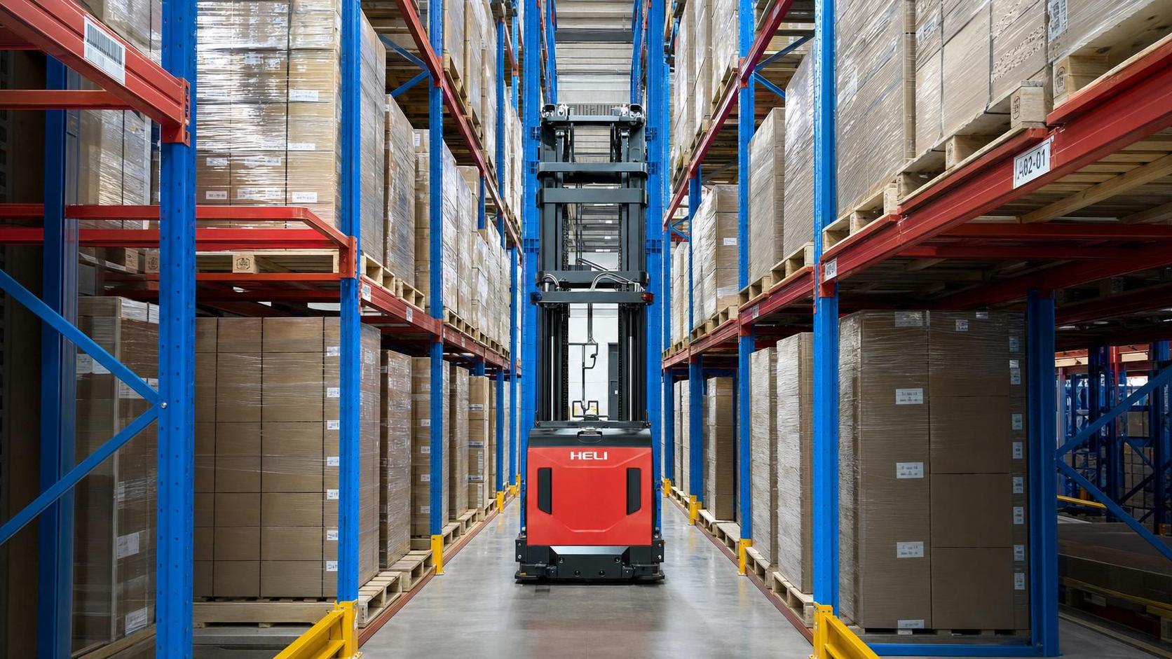 VNA Forklifts for Warehouses: When Aisle Savings Pay Off