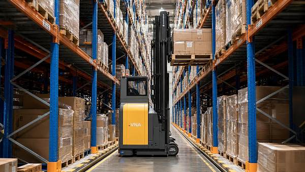 VNA Forklift System: How to Choose the Right Aisle Setup