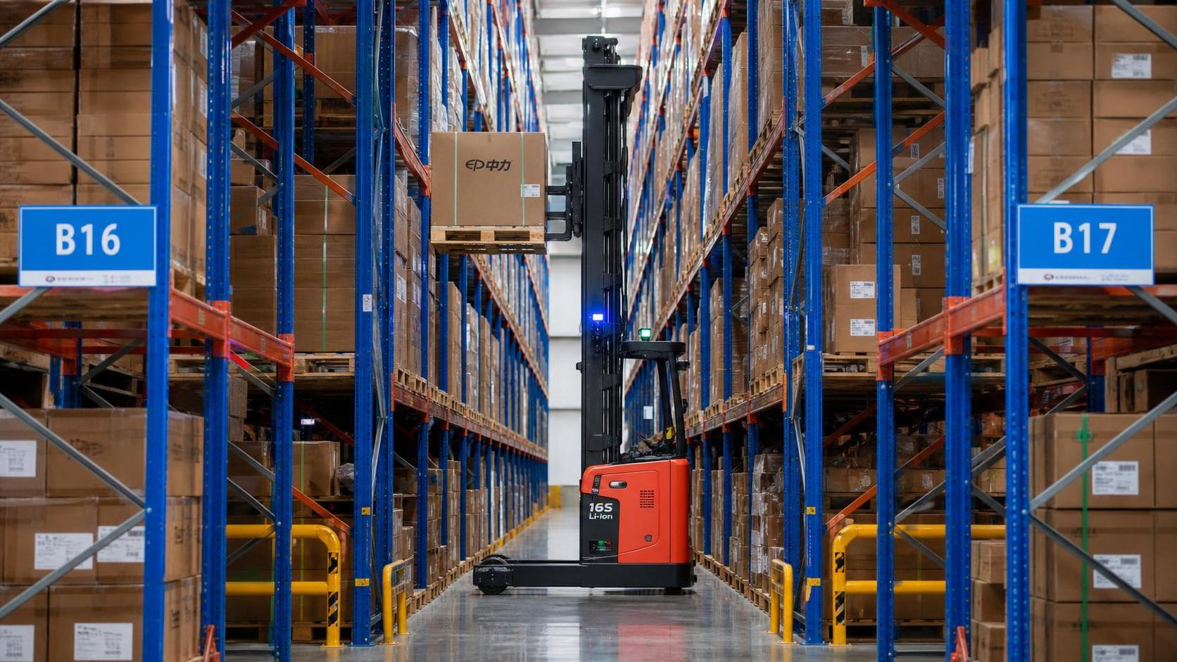 How Smart Material Handling Forklifts Improve Throughput in Narrow Aisles