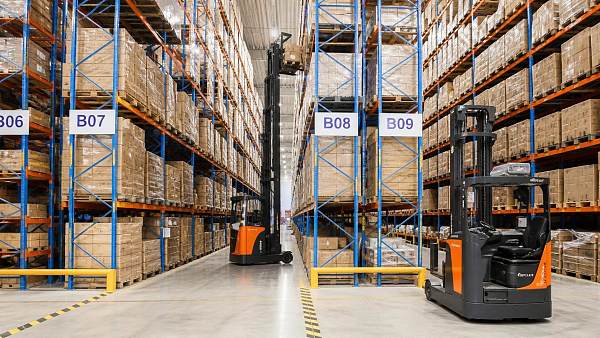 When do electric narrow aisle forklifts make sense over reach trucks?