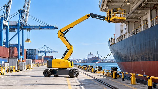Are Boom Lifts Safer Than Scaffolding for Dock Maintenance?