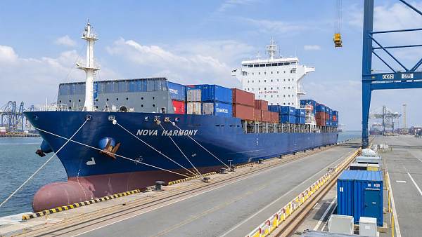 Huangpu Wenchong Secures More Feeder Boxship Orders