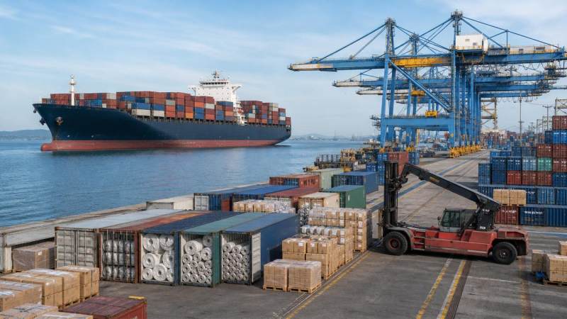 Strait Closure Drives Textile Logistics Costs Higher