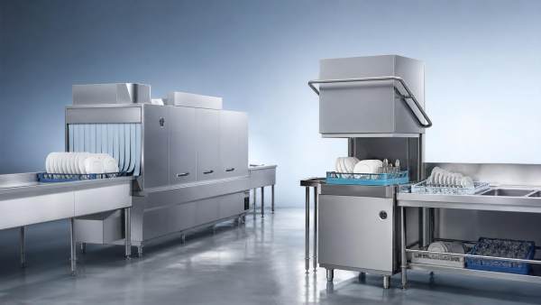 Flight-Type vs Rack-Type Commercial Dishwashers for Restaurants: Which Fits High-Volume Kitchens?