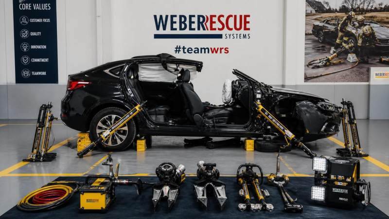 How Vehicle Extrication for Crash Rescue Affects Access Time and Patient Safety
