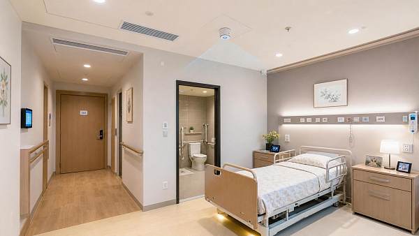 Millimeter-Wave Fall Detection Accuracy: Key Limits in Real Care Settings