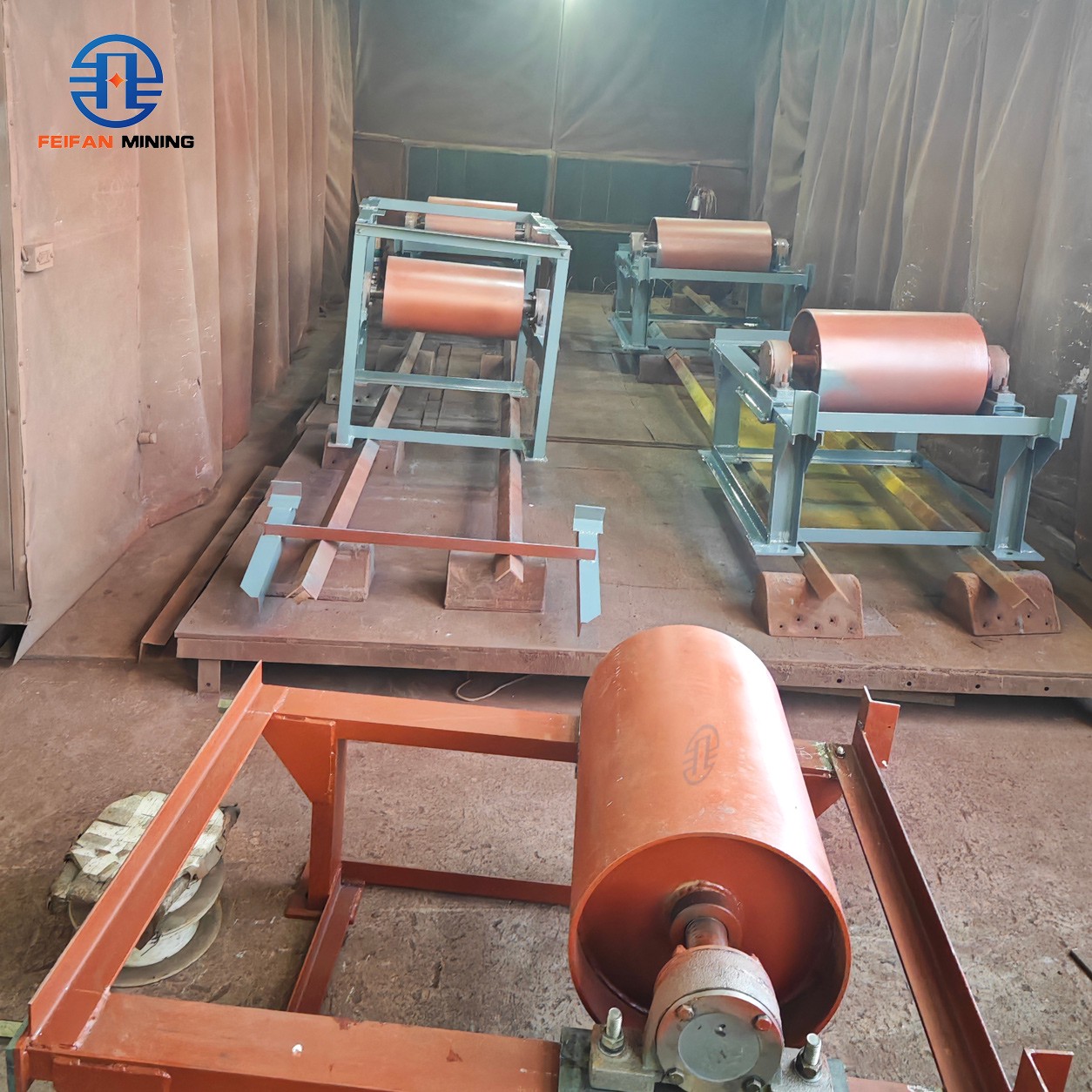 FEIFAN OEM Customizable Polyurethane And Rubber Coated Conveyor Idler Roller For Sand Gravel Production Line Belt Conveyor Parts