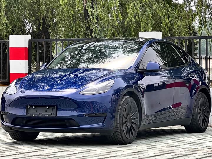 سيارة TESLA MODEL Y مستعملة