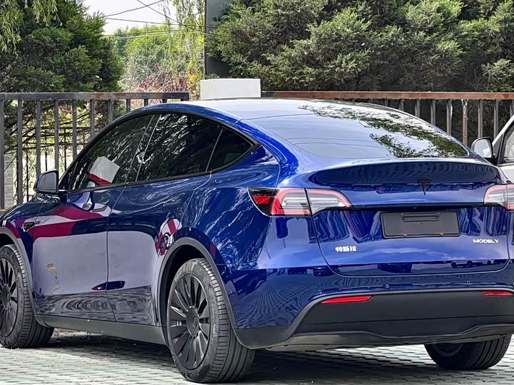 سيارة TESLA MODEL Y مستعملة