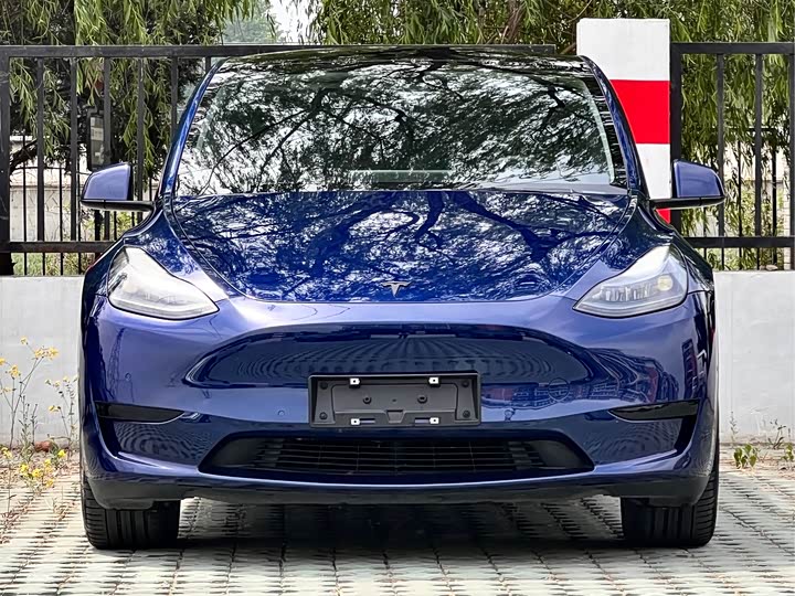 سيارة TESLA MODEL Y مستعملة