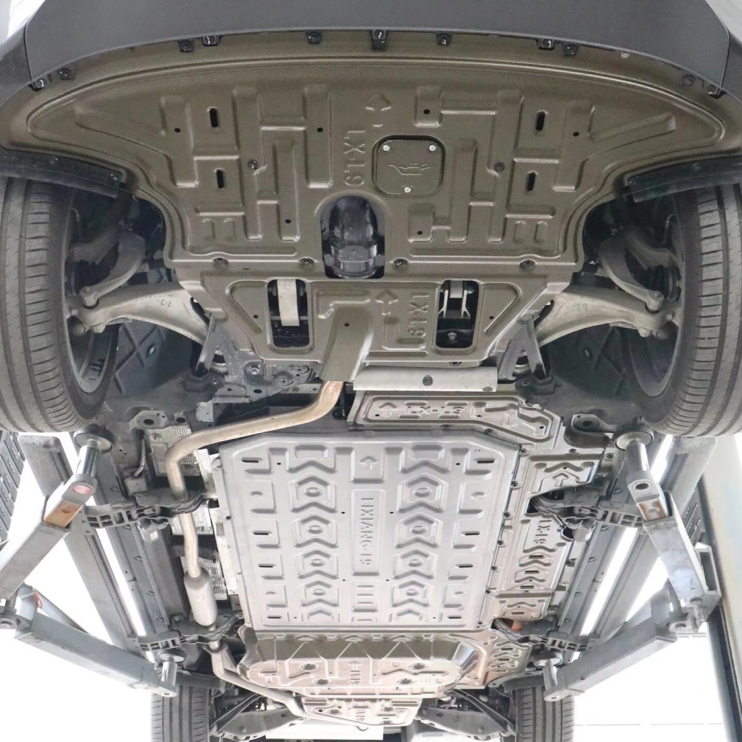 Placas protectoras antideslizantes para automóviles de alta calidad, aleación de aluminio personalizada para proteger el chasis del automóvil.