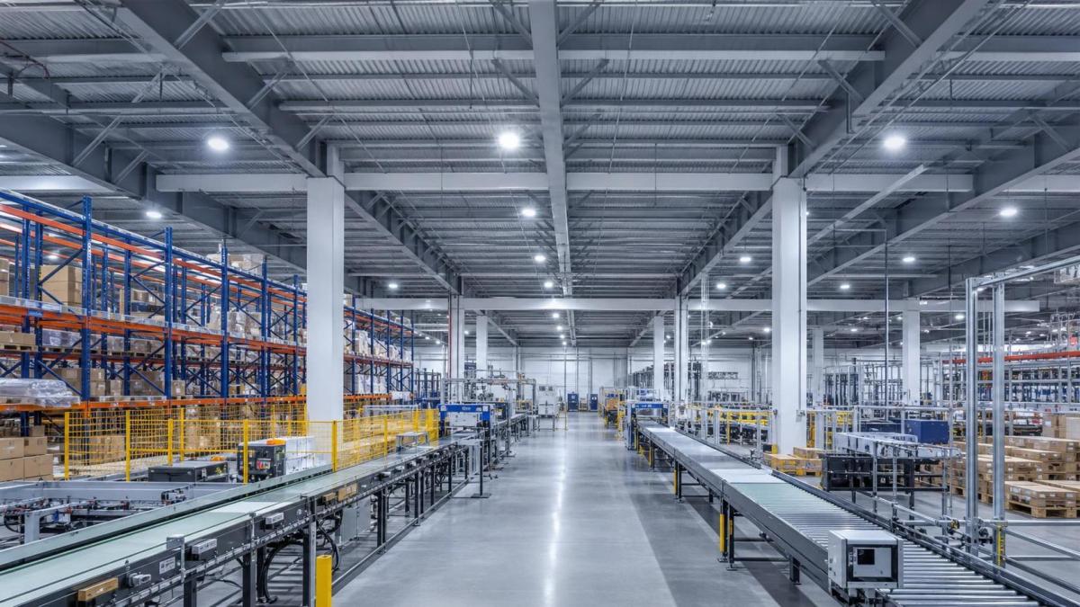How Industrial Lighting Manufacturers Reduce Flicker and Glare How Industrial Lighting Manufacturers Reduce Flicker and Glare