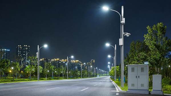 How to Evaluate a Smart Streetlights Platform Before Citywide Deployment