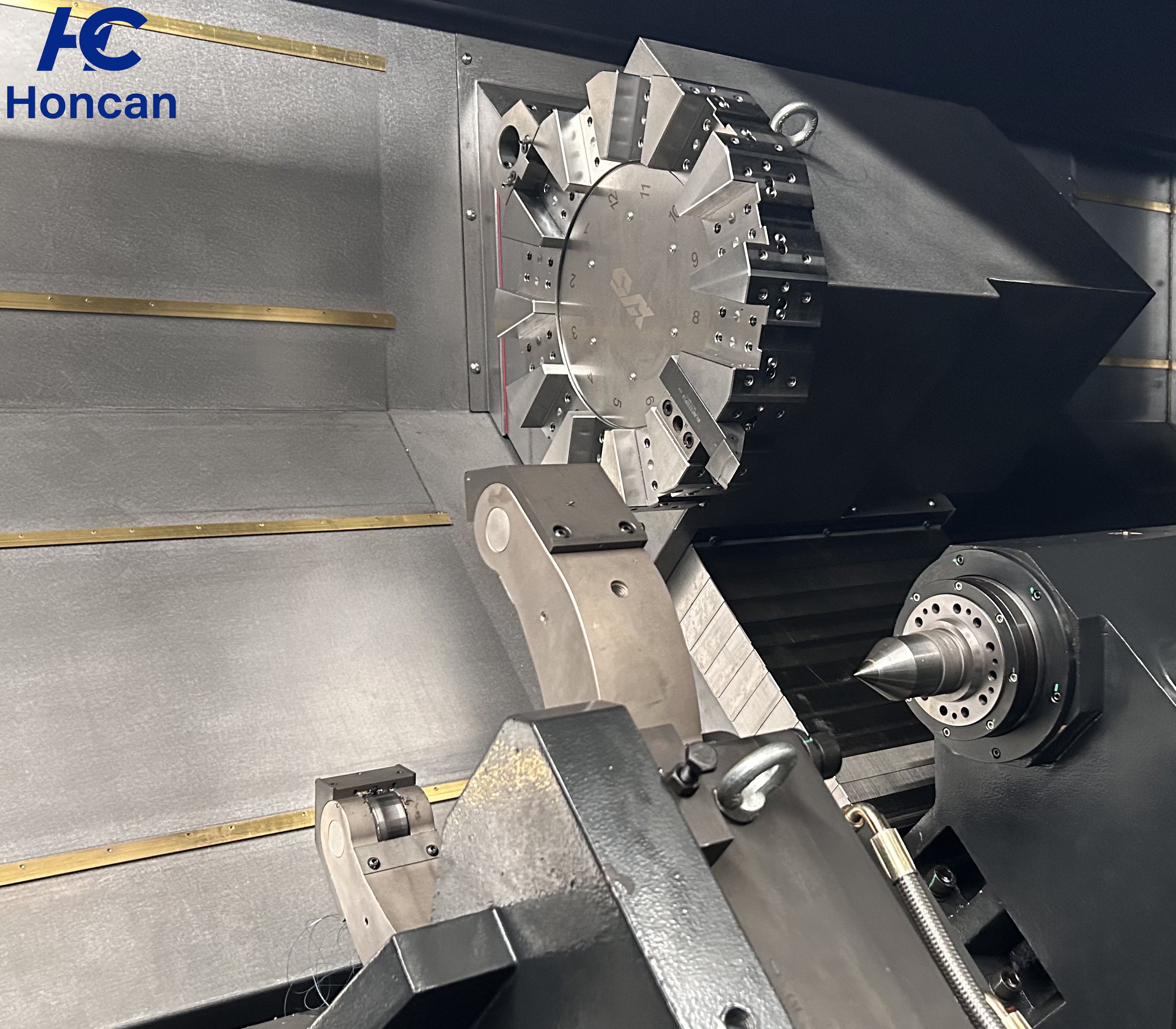 مخرطة CNC ذات سرير مائل TCK700