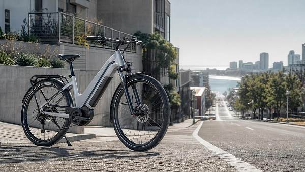 How to Choose High-Performance E-Bikes for Hills, Commuting, and Long-Range Riding