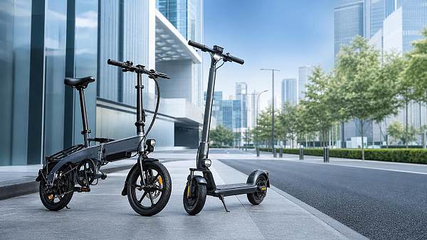 How to Evaluate High-End Micro-Mobility for Urban Transport: Range, Weight, and City Use Cases