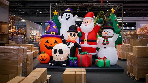 Yiwu Expo Opens as Yard Decor Orders Stretch to September