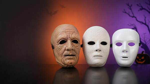 Halloween Cosplay Masks: Latex vs Foam vs PVC for Comfort, Detail, and Reuse