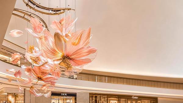 How to Choose a Kinetic Flower Display Supplier for Retail Windows and Atriums