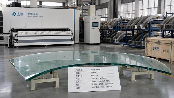 Curved Glass Tempering Cost: What Drives Price per Panel?