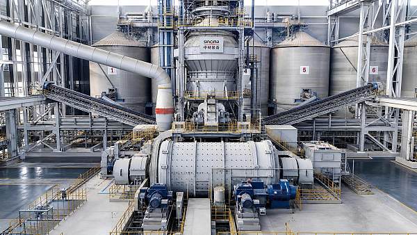 When does a cement grinding machine become a bottleneck in clinker output