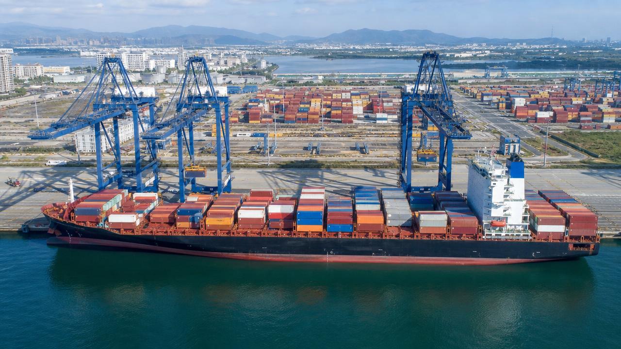 Ultra-Large Container Ships: Port Readiness Gaps to Fix in 2026