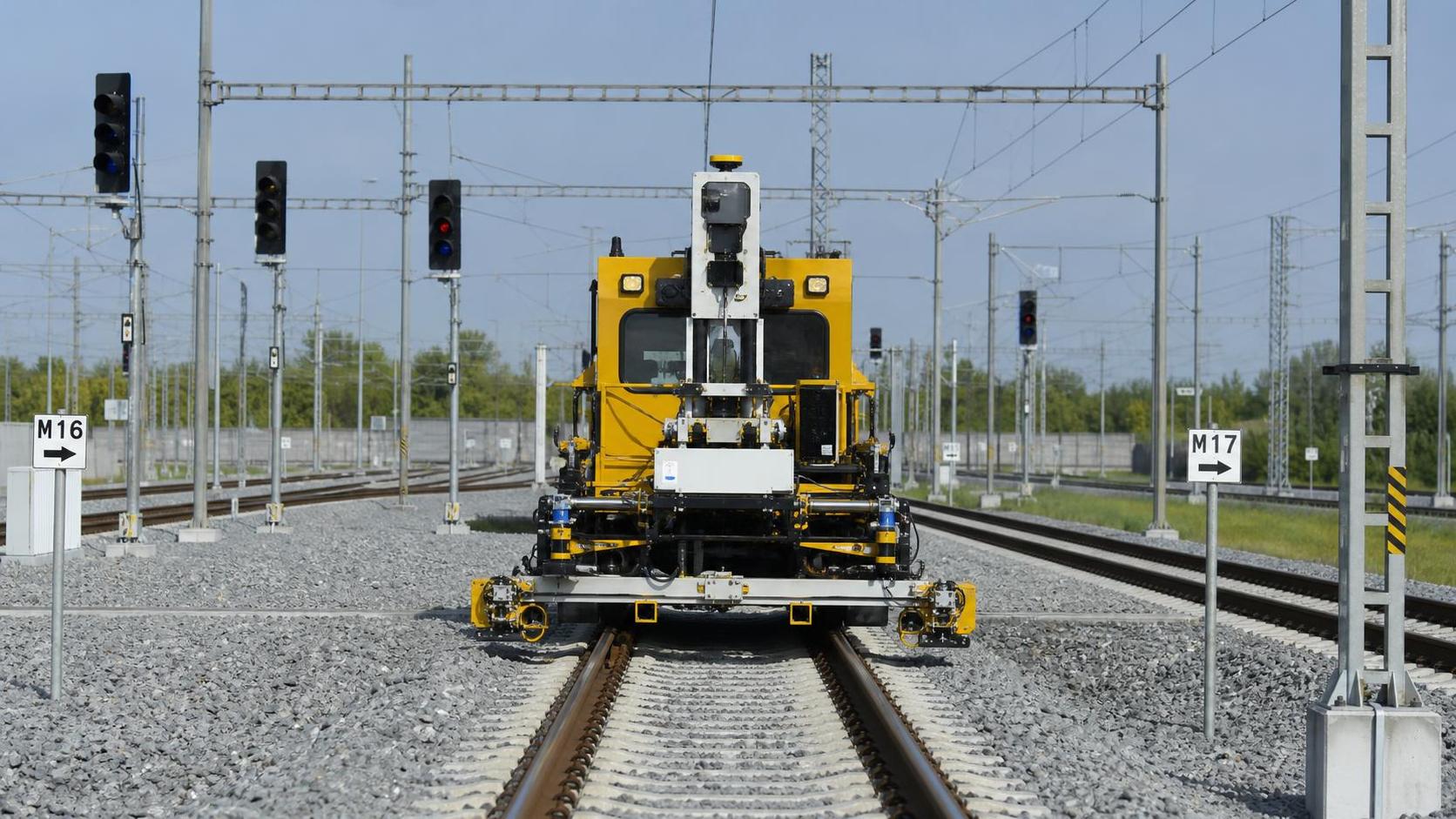 How to Evaluate Rail Infrastructure Maintenance Equipment for Network Reliability