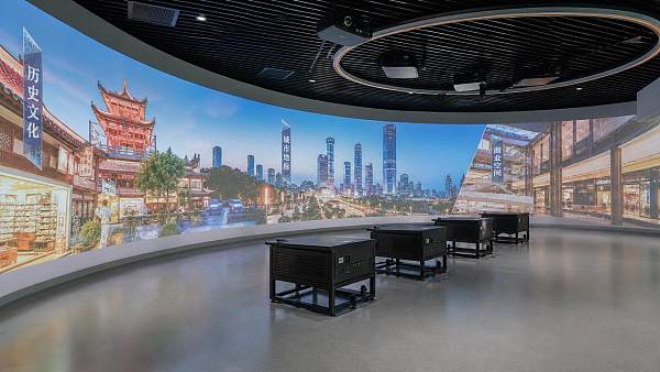 Why edge blending projectors still matter for wide visuals