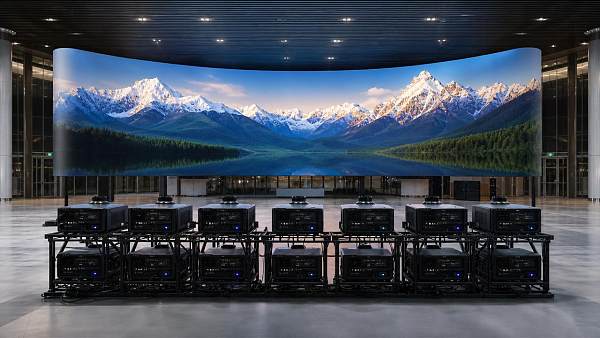 How to Choose 4K Edge Blending Projectors for Large Venue Projection Mapping