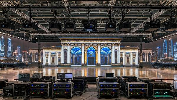 Projection Show Cost Breakdown: Venue Size, Brightness, Content, and Crew Explained