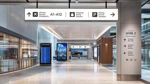 How to Plan Illuminated Signage Systems for Effective Wayfinding in Large Venues