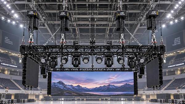How to Specify Stage Rigging Equipment for Safe Loads and Venue Constraints