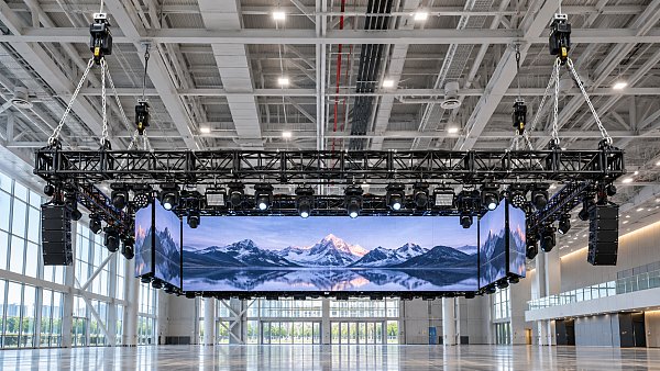 Exhibition Rigging Design: Calculating Loads, Pick Points, and Clearances