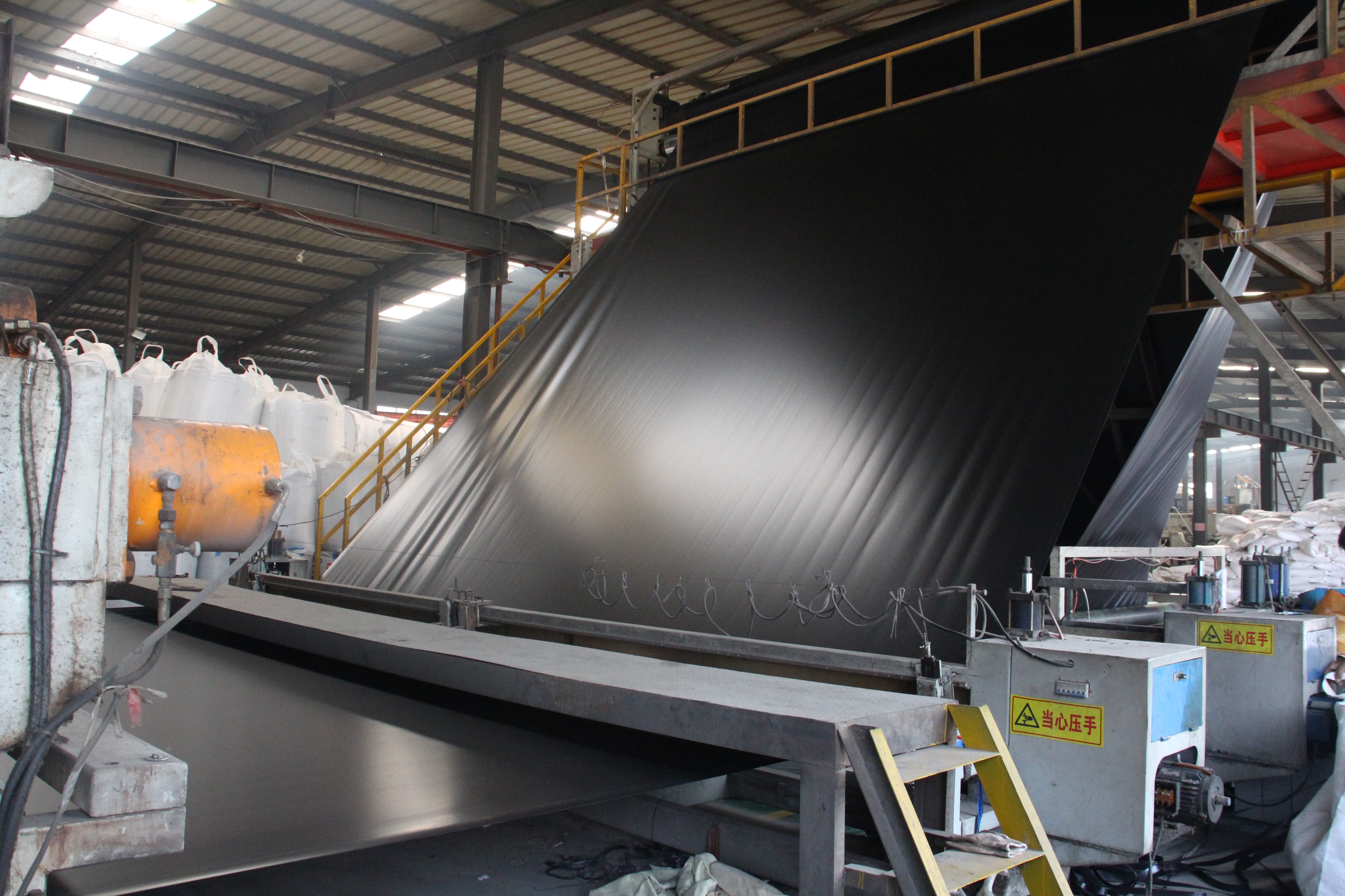 Prix d'usine chinois Pvc composite géomenbrane géomembrane