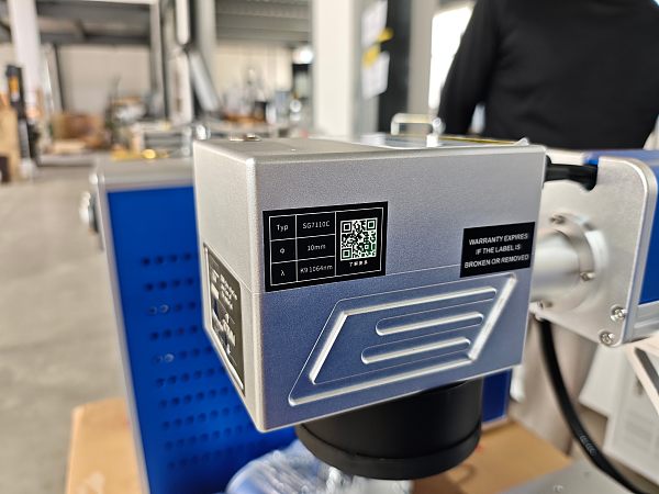 Fiber Laser Marking Machine (7)